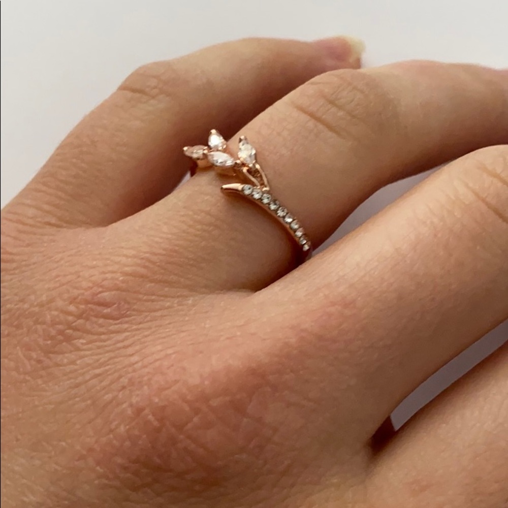 Leaf Crystal Women's Eternity Band Rings - Picture 4 of 4
